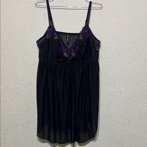 Torrid Elegant Black and Purple Women's Nightgown